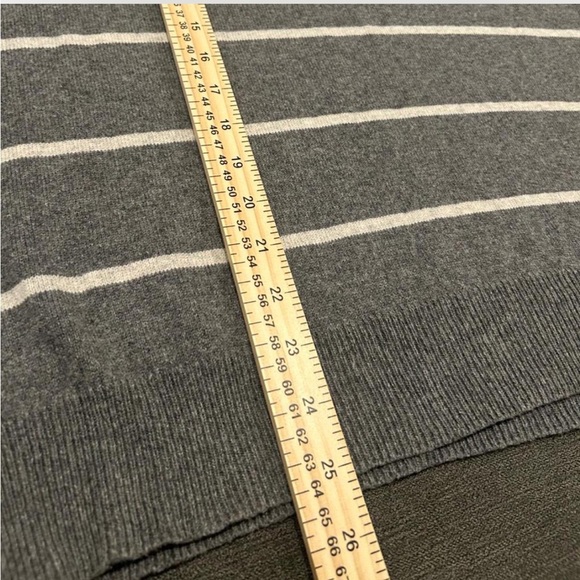 J. Crew Men's Gray and White Striped Crewneck Sweater - Picture 4 of 7